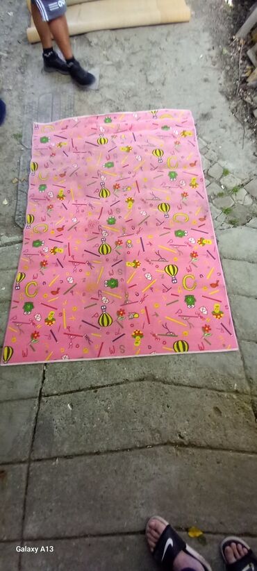 Tepisi i prostirke: Tepisi polovni od 1500din do 4000din i polovan namestaj Zemun za sve — 4