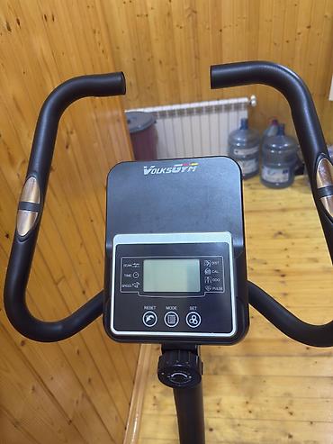 Спорт и хобби: VolksGym VG-520 stasionar velotrenajor - Üst paneldə LCD ekran: zaman — 2