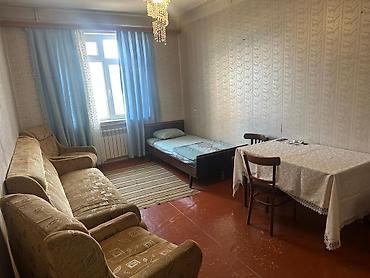 2 ci mikrorayon: Bakı, 8-ci mikrorayon, 2 otaqlı, Köhnə tikili, m. Azadlıq Prospekti, 65 kv. m — 2