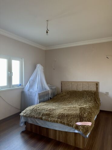 Otaqlar: Sabuncu Ramana yolunda 2 otaqlı 62 kv metrlik həyət evi satılır. Evin