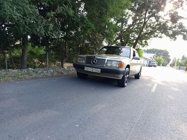 Mercedes-Benz 190 (W201): 2 l | 1989 il Sedan
