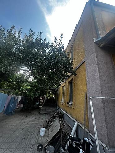 Продажа коттеджей и домов: Продаю дом район Кудайбергена по ул.Маданият . 2 этажа кирпичный, на 1 — 19