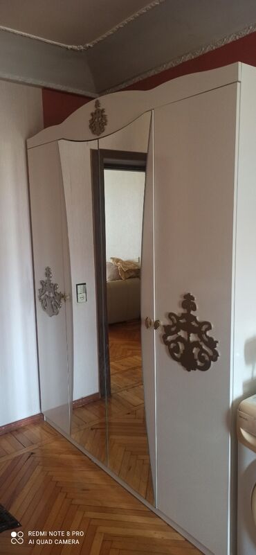 tecili satilan evler: Б/у, Распашной, 4 двери Прямой шкаф, Гардеробный шкаф