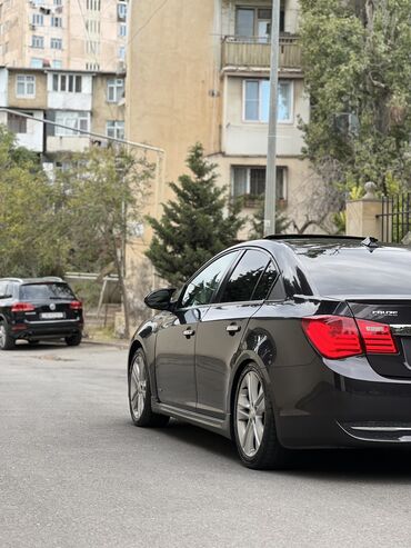 arenda masinlar qalmaq serti ile: Chevrolet Cruze 2015 icarəsi. 2015 LTZ RS Polnu Full. Heç bir problemi