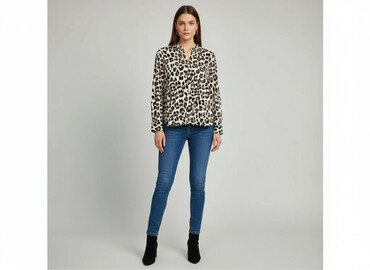 bluzki w serek eleganckie: Women's blouse, size L