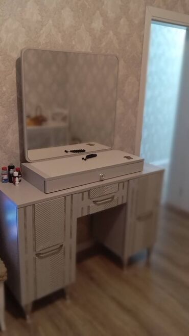 Шкафы: Новый, Трюмо, Дерево, Нет кредита, Нет доставки