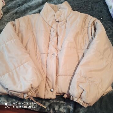 kurtkalar qiz ucun 2023: Kurtka satılır təzədir heç geynilmeyib. M, L, XL razmere kimi