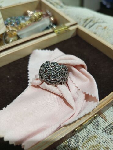 Серебряные кольца: Кольцо, Печатка, Проба 925, Агат, Янтарь, Б/у