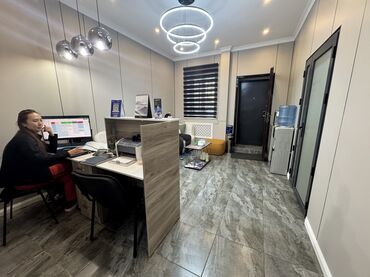 Офисы: Продаю Офис 65 м², С ремонтом, С мебелью, Многоэтажное здание, 1 этаж — 9