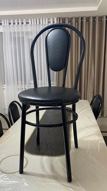 Мебельные услуги: Продаю стульчик цена 1600 сом состояние новые 10 штук