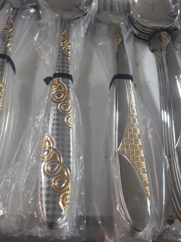 Digər qadın geyimləri: Təbii yundan hazırlanan iplər və toxuma əl işləri — 16