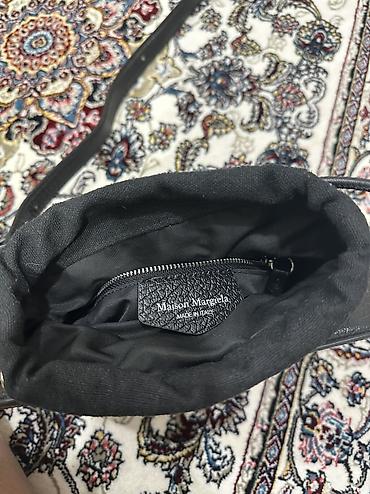 Сумки: Барсетка Maison Margiela 
Цвет:Черный Квадратный
Размер:20x 22 — 4