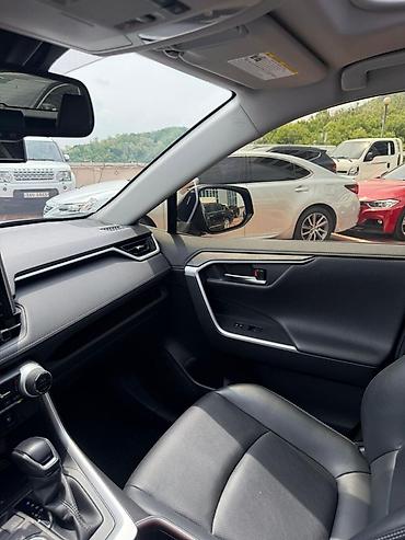 Toyota: Toyota RAV4: 2019 г., Гибрид, Кроссовер — 13