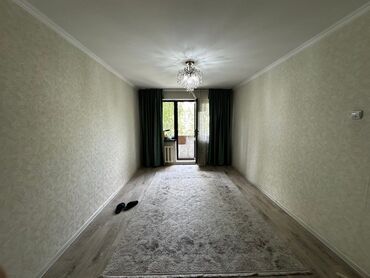 продаю квартиру 8 мкр бишкек: 3 комнаты, 58 м², 104 серия, 2 этаж, Евроремонт