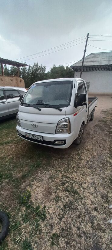 корейские машины на расрочку: Hyundai Porter: 2022 г., 2.5 л, Типтроник, Дизель