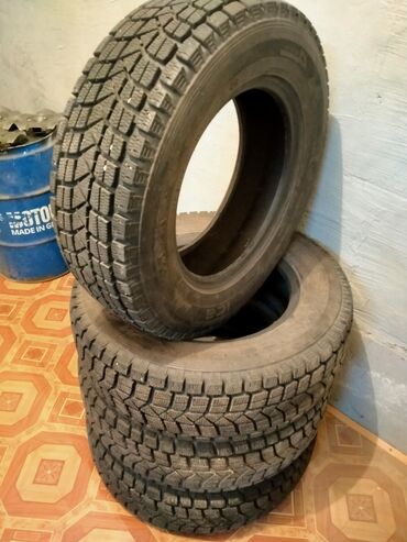 диск жигули: Шины 205 / 70 / R 15, Зима, Maxxis