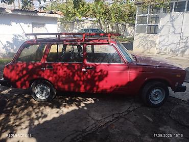 lada diskləri: VAZ 2104 universal, qırmızı rəng. - Kuzov: 5 qapı, universal — 2