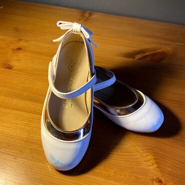 отдам даром туфли: Детские туфли хорошего качества Корея
размер 18,5 см