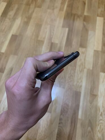 Apple iPhone: IPhone Xs, 64 GB, Space Gray, Face ID — 8