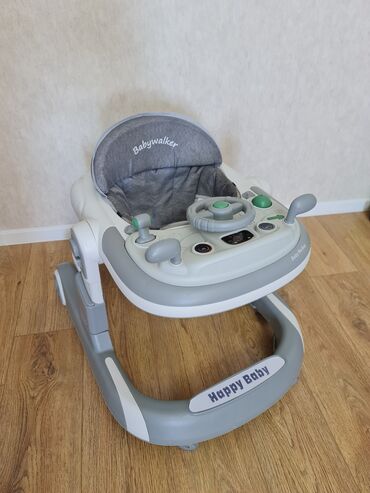 Happy baby nin keyfiyyetli xadunokudur, Ön üst hissesi musiqili