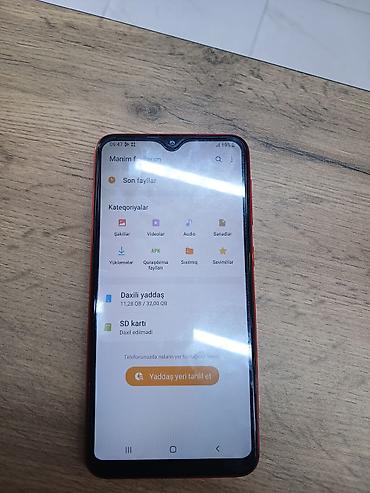 gence kamera: Samsung 32 GB, rəng - Qırmızı, Sensor — 2