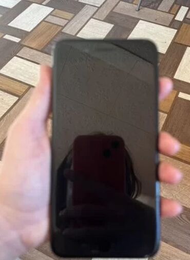 Apple iPhone: IPhone 7 Plus, 32 GB, Black Titanium, Barmaq izi