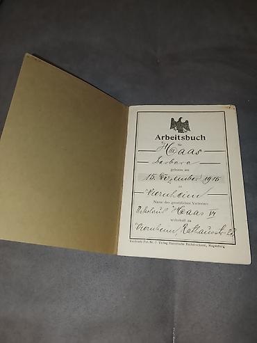 Digər kolleksiyalar: 1931-ci il Veymar Respublikası Orijinal Qadın Əmək Kitabçası — 1