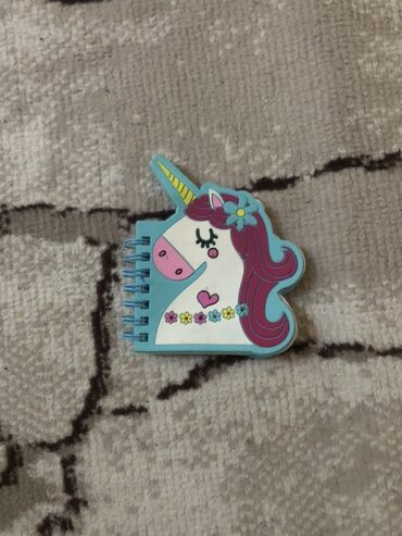 sir sekli: Unikorn formalı spiral bloknot - Şirin unikorn silueti şəklində kəsim