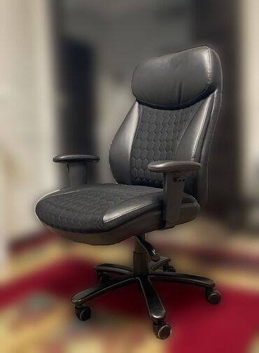 спортивные кресла: Офисное кресло, Б/у, С колесиками, цвет - Черный, Экокожа, Самовывоз