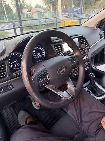 Продажа авто: Hyundai Avante: 2019 г., Автомат, Бензин — 4