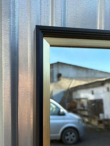 standing mirror: В наличии Зеркало с сочетанием рамки черного и золотого цвета, рамка — 2
