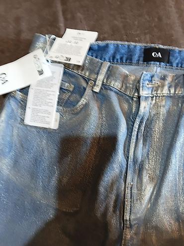 pull and bear belgrade: Muški lot garderobe koji se sastoji od tri komada: - **C&A — 9