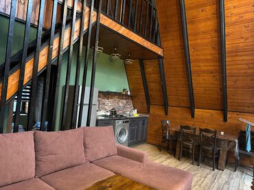 Günlük kirayə evlər: A‑Frame üslubunda taxta ev – həyət və istirahət zonası ilə - Müasir — 3