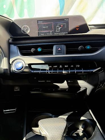 Lexus: Lexus UX: 2019 г., Автомат, Гибрид, Кроссовер — 9