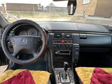 Mercedes-Benz: Mercedes-Benz E-Class: 2001 г., 2 л, Автомат, Газ, Седан