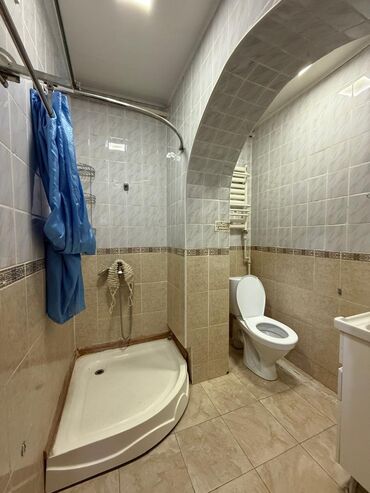 Долгосрочная аренда домов: 200 м², 7 комнат, Парковка — 24