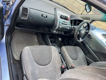 срочно продаю тойота: Honda Fit: 2003 г., 1.3 л, Вариатор, Бензин, Хэтчбэк