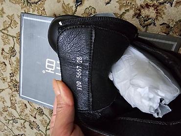 Верхняя одежда: Продаю верхнюю одежду на девочку 5-6,5 лет. Вся одежда в идеальном — 25