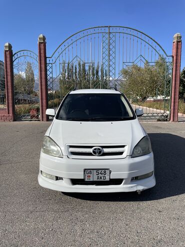 Toyota: Toyota Ipsum: 2002 г., 2.4 л, Автомат, Газ, Минивэн