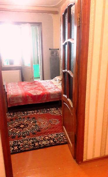 Mənzillər: Mərkəzi Hərbi Hospitalın yanında, "8 Noyabr" metrosunun çıxışındakı 9 — 4