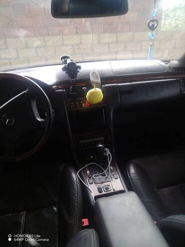 Mercedes-Benz 320: 3.2 l | 1998 il Sedan