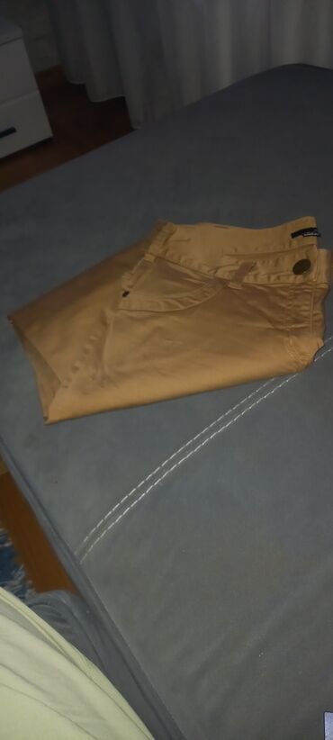 pantalone u boji: XL (EU 42), Normalan struk, Ravne nogavice