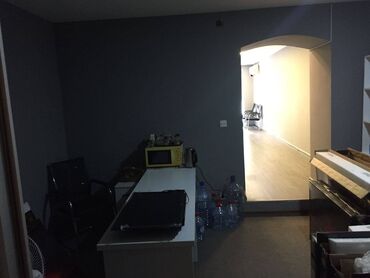 Digər kommersiya daşınmaz əmlakı: Öfis Yusif Səfərov küç.də yerkəşir.Giriş qapısı maqistral yola — 5