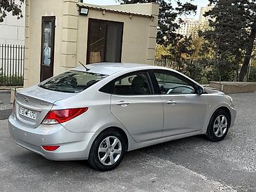 hyundai accent 2016: Salam 167000 km probeq orjinal problemsiz maşın qiymət 15400 AZN — 2