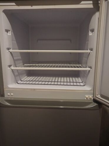 Soyuducular: Ikili kameraya malik soyuducu - Üst kamera: dondurucu bölmə — 9