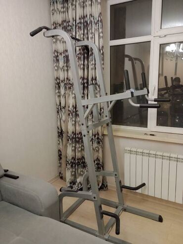 Rukzaklar: 1100 AZN alınıb, 400 azn satılır. "Body Solid" trenajor Turnik brus