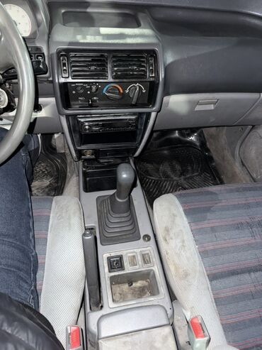 Mitsubishi: Mitsubishi Space Runner: 1993 г., 1.8 л, Механика, Бензин — 8