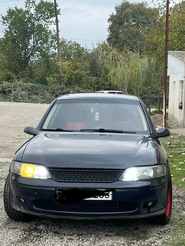 Opel: Opel Vectra: 1.8 l | 2000 il Sedan — 2