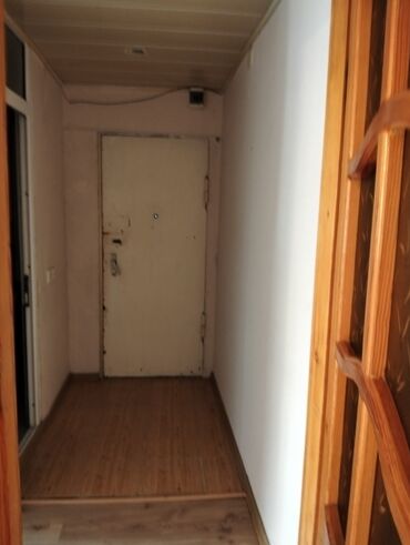 ecemide 1 otaqli kiraye evler: Satılır: işıqlı, geniş planlı mənzil. - Otaqlar: 2 ayrı otaq