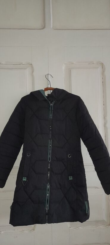 демисезонные куртки с капюшоном: Женская куртка S (EU 36), цвет - Черный